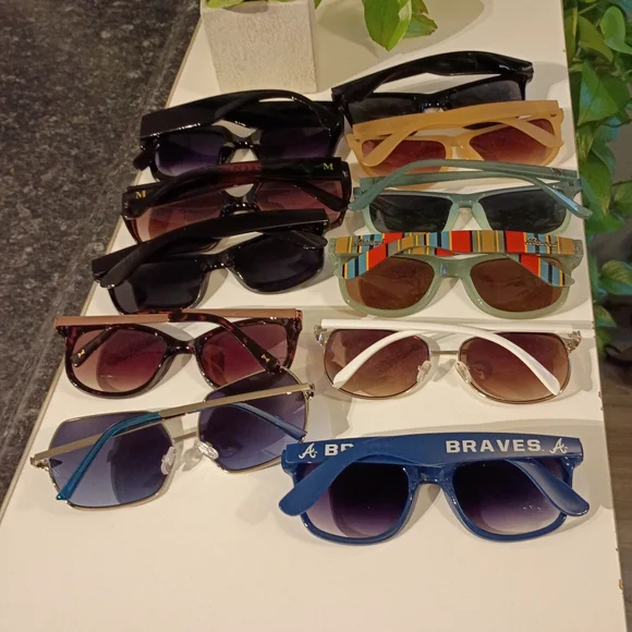 Women’s Sunglasses Assorted Colors - Stylish Fashion Shades - Picture 6 of 10